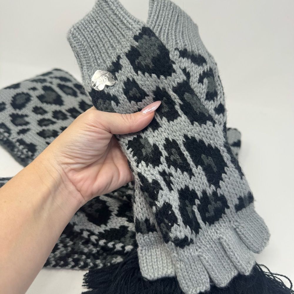 BETSEY JOHNSON | NEW Gray Black Leopard Print 3 Piece Scarf Gloves Headband Set - Picture 4 of 7